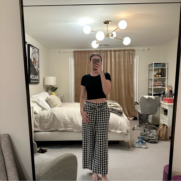 Wide Leg Cropped Gingham Pants - Picture 3 of 5